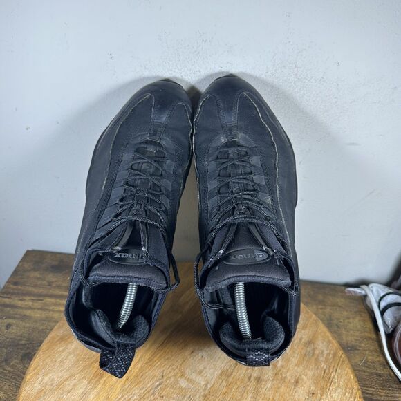 Athletic_Shoes